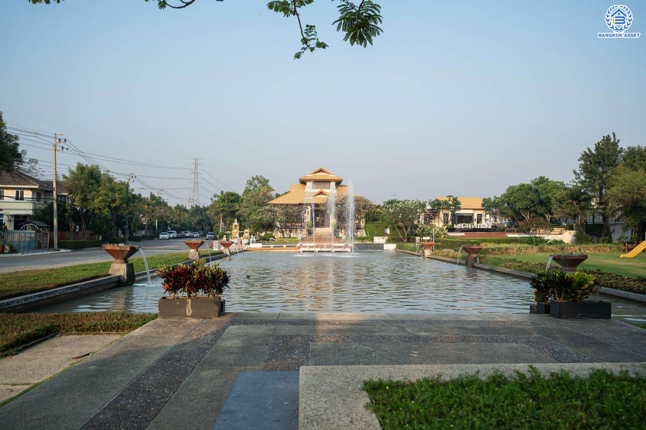 บ้านมือสองตกแต่งใหม่ โครงการ ชัยพฤกษ์ เพชรเกษม81 หลังมุม แบรนด์ Land&Houses พร้อมรองรับทุกความสุข บนเนื้อที่ 63.3 ตร.ว. ฟังก์ชัน 3 ห้องนอน 3 ห้องน้ำ 1 ห้องอเนกประสงค์ 2 ที่จอดรถ ทำเลเดินทางสะดวก เชื่อมต่อถนนเพชรเกษม ถนนมาเจริญ และใกล้ทางด่วน "เพชรเกษม"